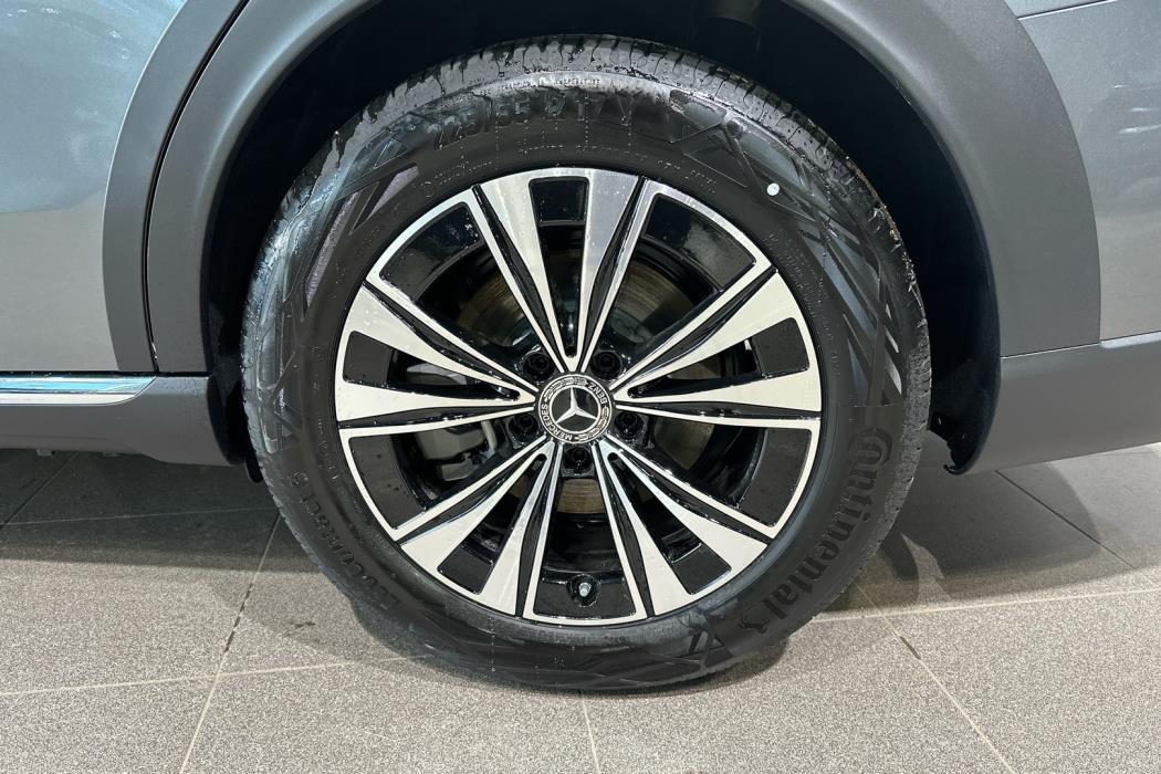 MERCEDES-BENZ C 2025