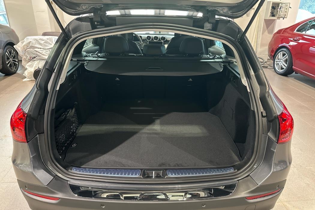 MERCEDES-BENZ C 2025