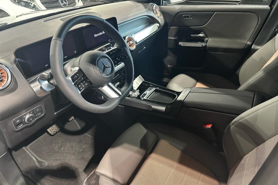 MERCEDES-BENZ EQB 2025