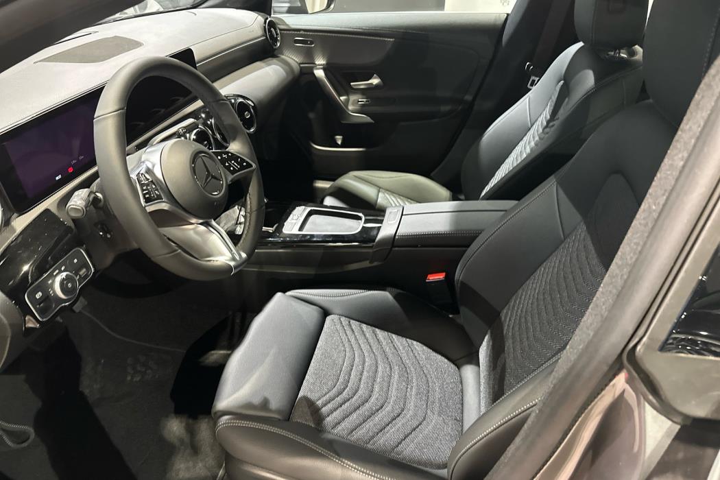 MERCEDES-BENZ CLA 2025