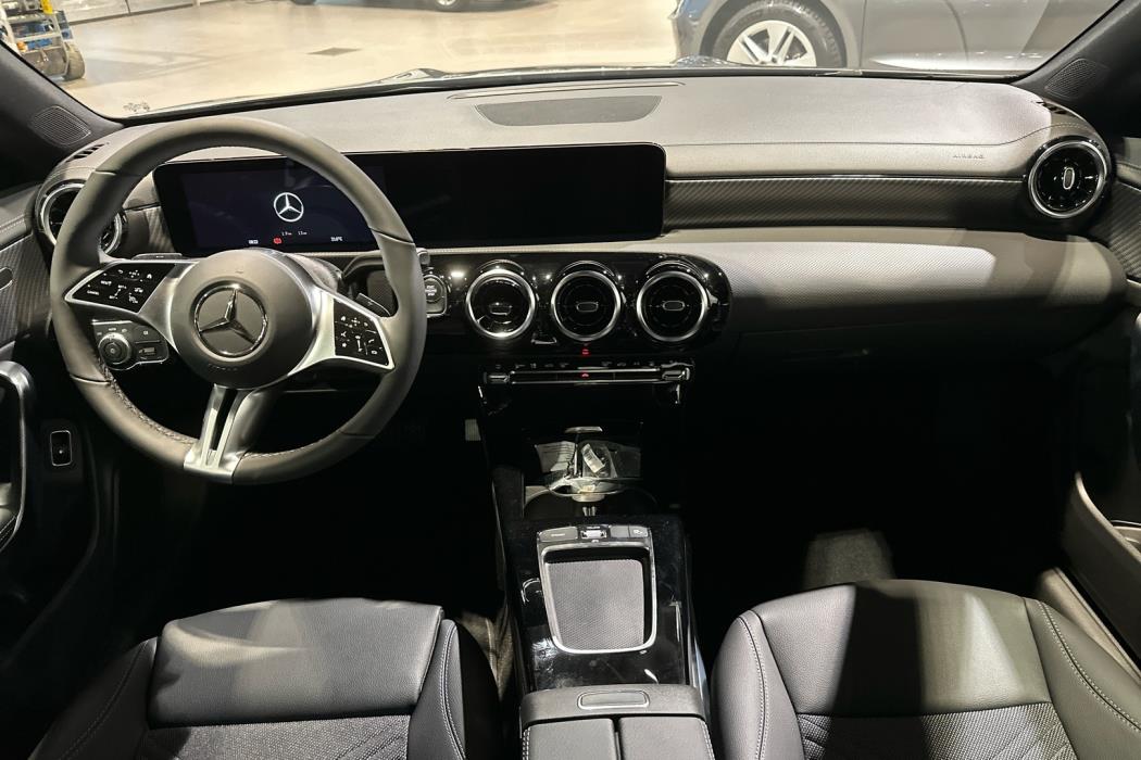 MERCEDES-BENZ CLA 2025