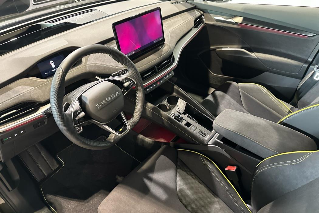 SKODA Enyaq 2025