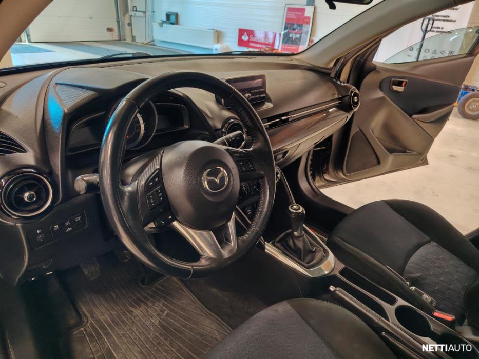 Mazda 2 2017