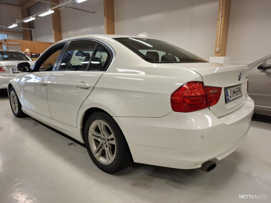 BMW 318 2011
