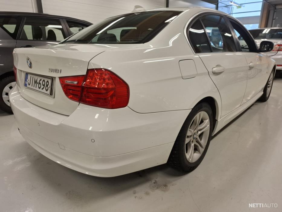 BMW 318 2011