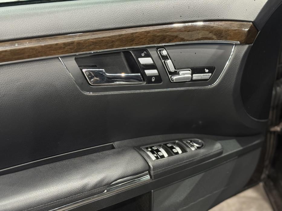 MERCEDES-BENZ S 2010