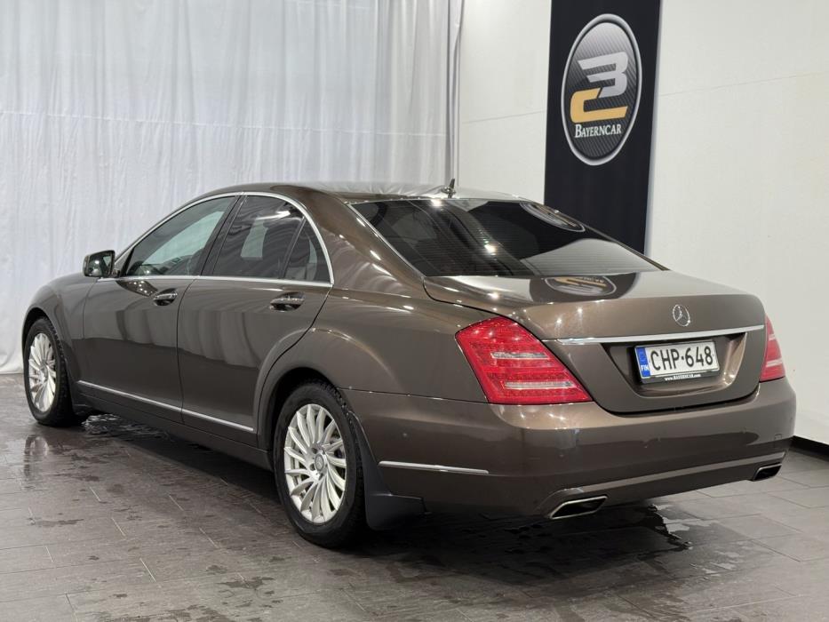 MERCEDES-BENZ S 2010
