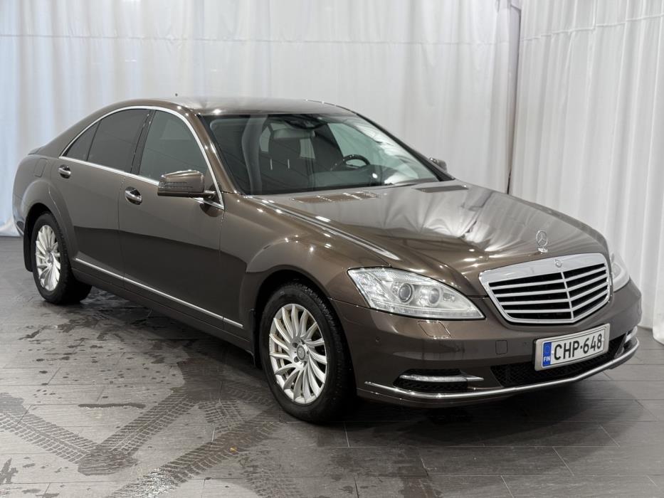 MERCEDES-BENZ S 2010