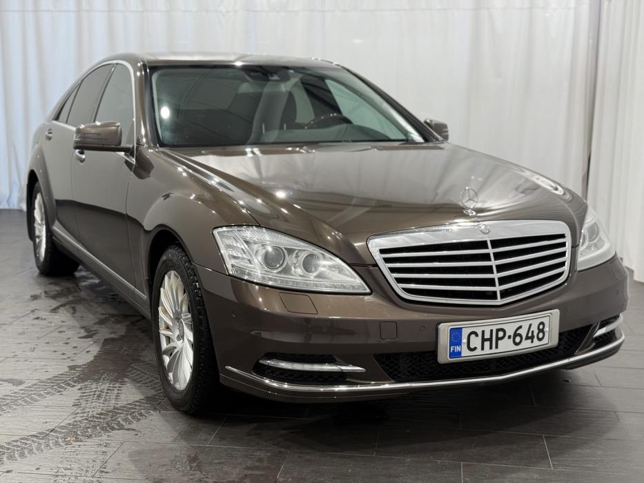 MERCEDES-BENZ S 2010