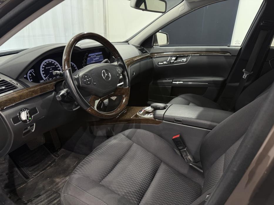 MERCEDES-BENZ S 2010