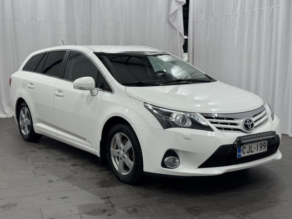 TOYOTA Avensis 2014