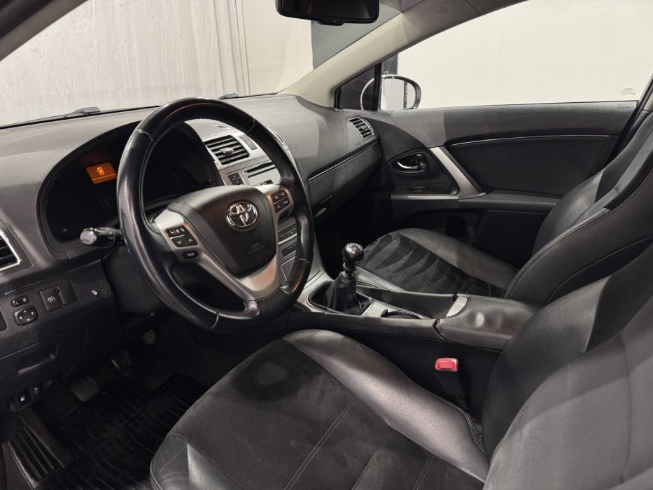 TOYOTA Avensis 2014