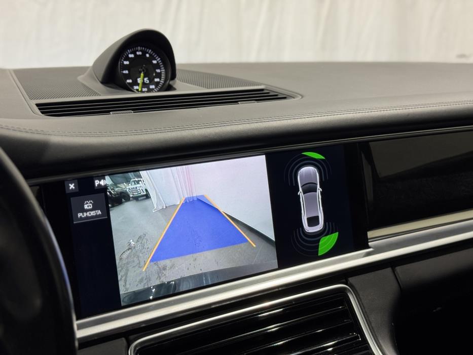 PORSCHE Panamera 2017