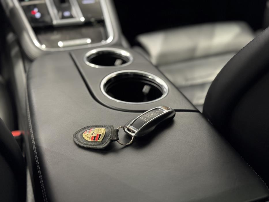 PORSCHE Panamera 2017