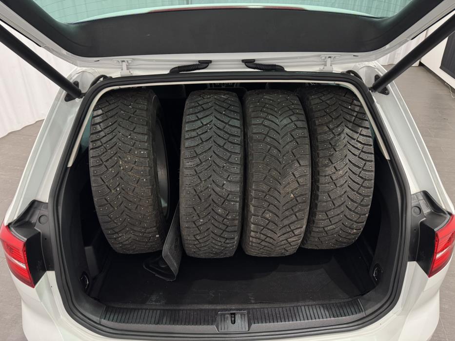 VOLKSWAGEN Passat 2018