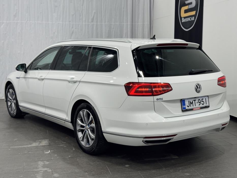 VOLKSWAGEN Passat 2018