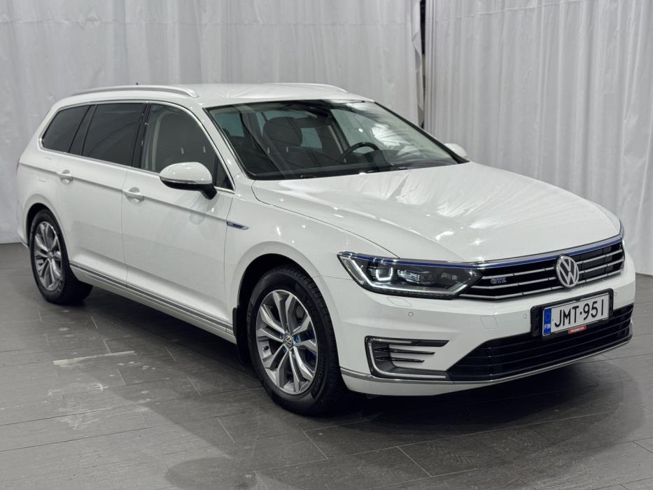 VOLKSWAGEN Passat 2018