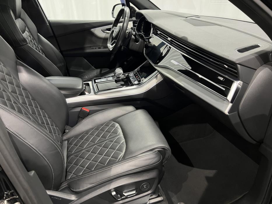 AUDI Q7 2020