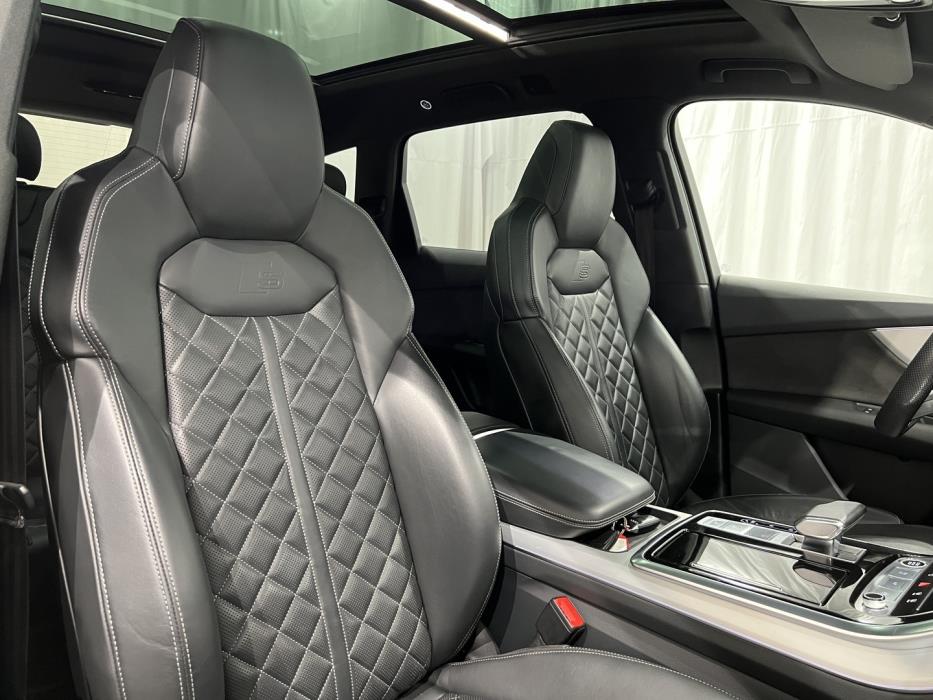 AUDI Q7 2020