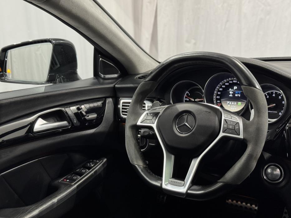 MERCEDES-BENZ CLS 63 AMG 2011