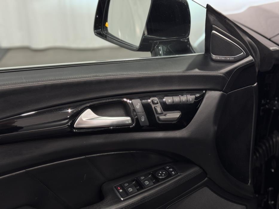 MERCEDES-BENZ CLS 63 AMG 2011