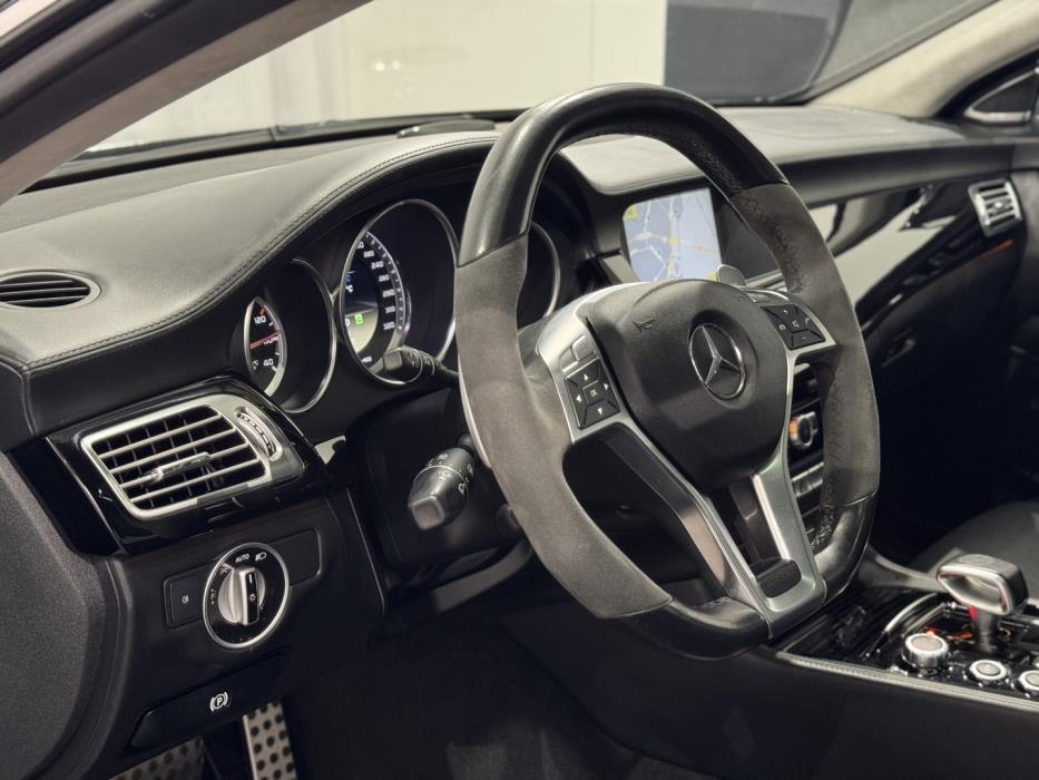MERCEDES-BENZ CLS 63 AMG 2011