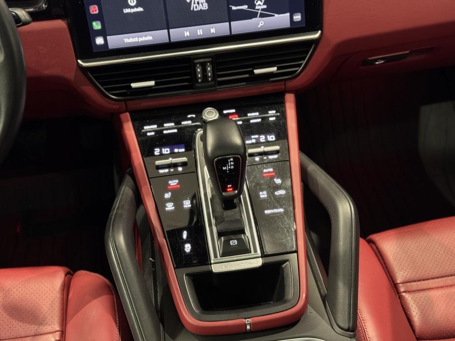 PORSCHE Cayenne 2022