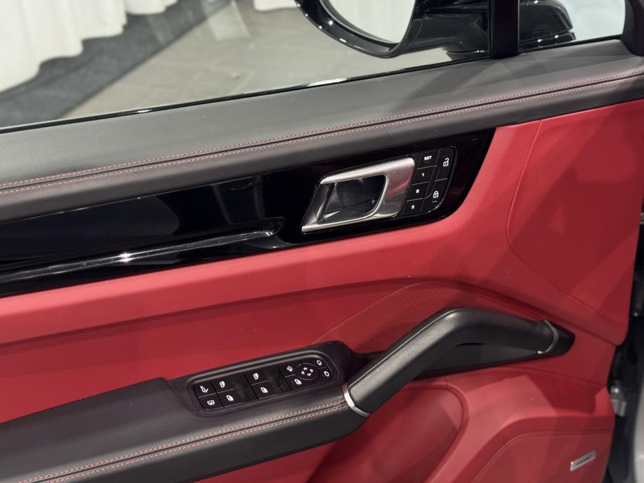 PORSCHE Cayenne 2022