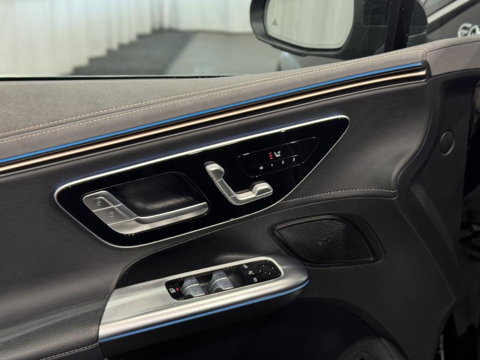 MERCEDES-BENZ EQE 2023