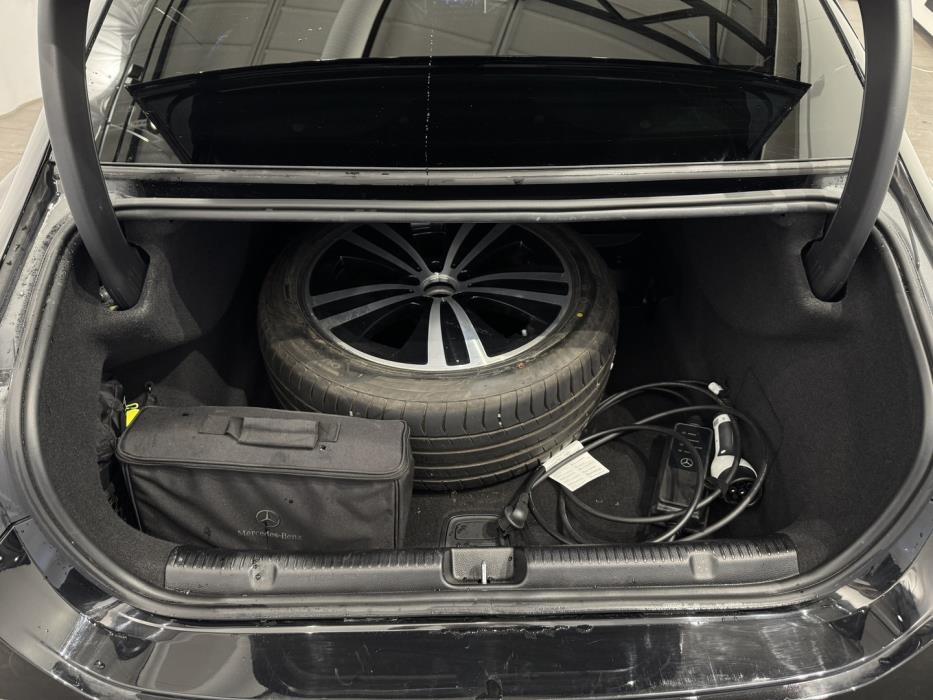 MERCEDES-BENZ EQE 2023