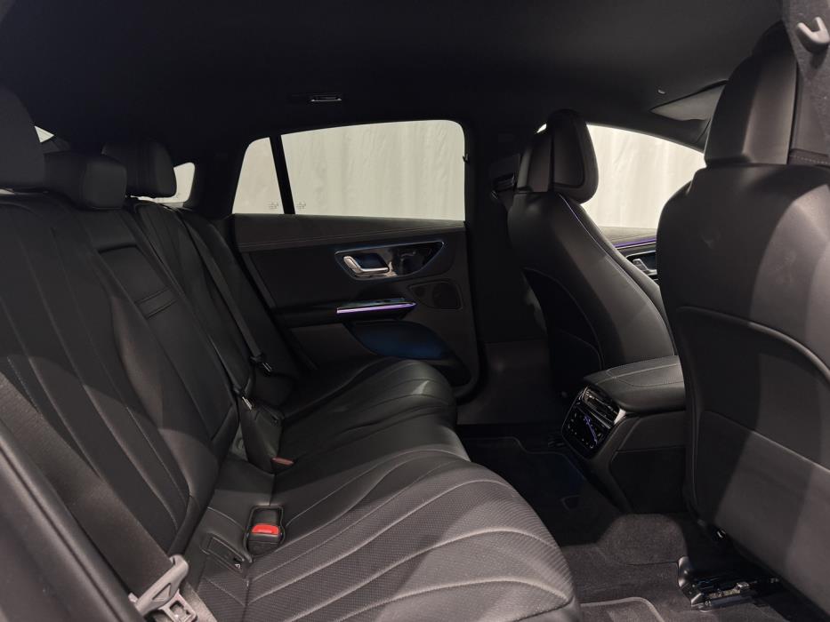 MERCEDES-BENZ EQE 2023