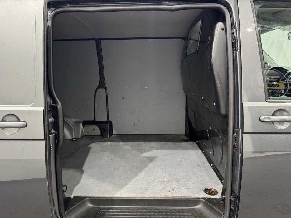 VOLKSWAGEN Transporter 2016
