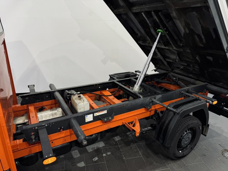 MERCEDES-BENZ SPRINTER 2023