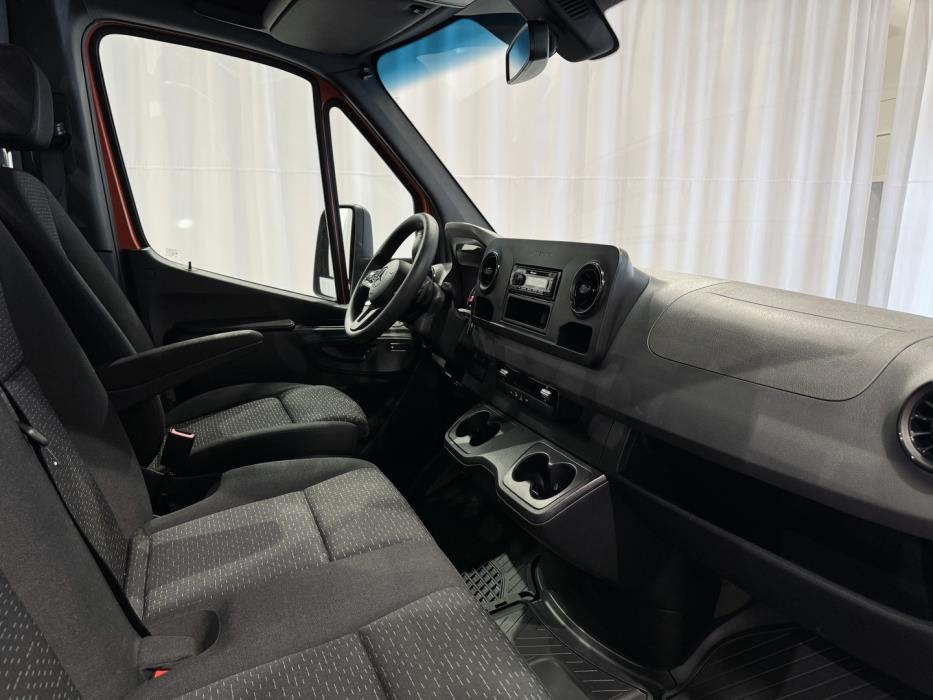 MERCEDES-BENZ SPRINTER 2023