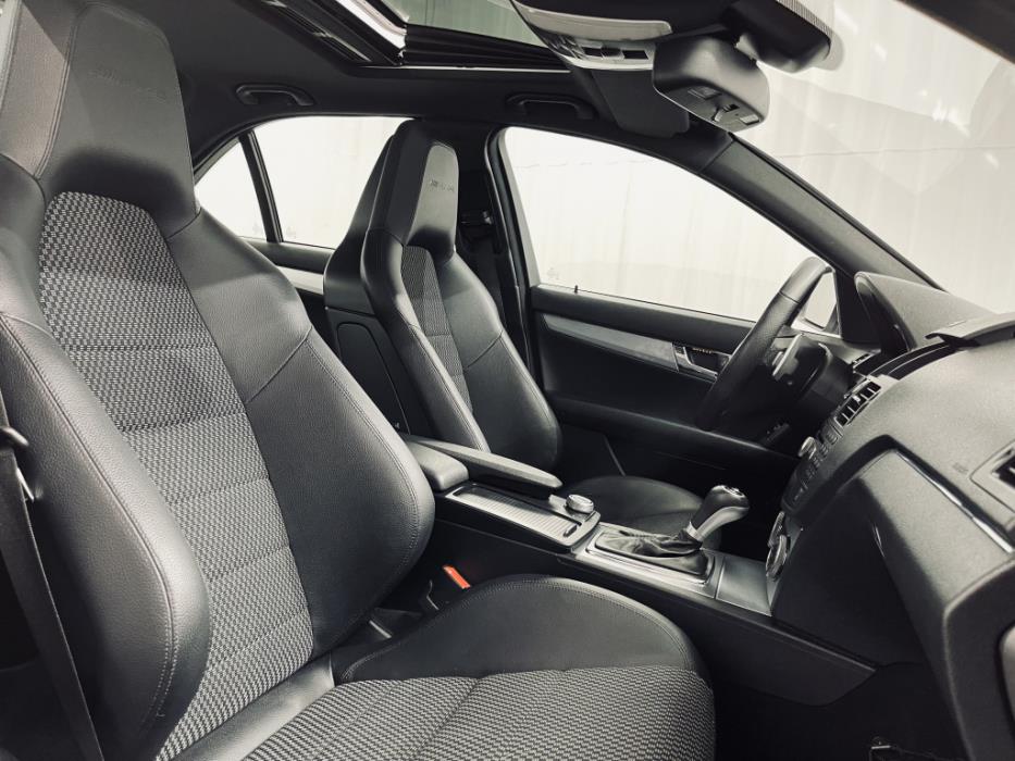 MERCEDES-BENZ C 63 AMG 2008