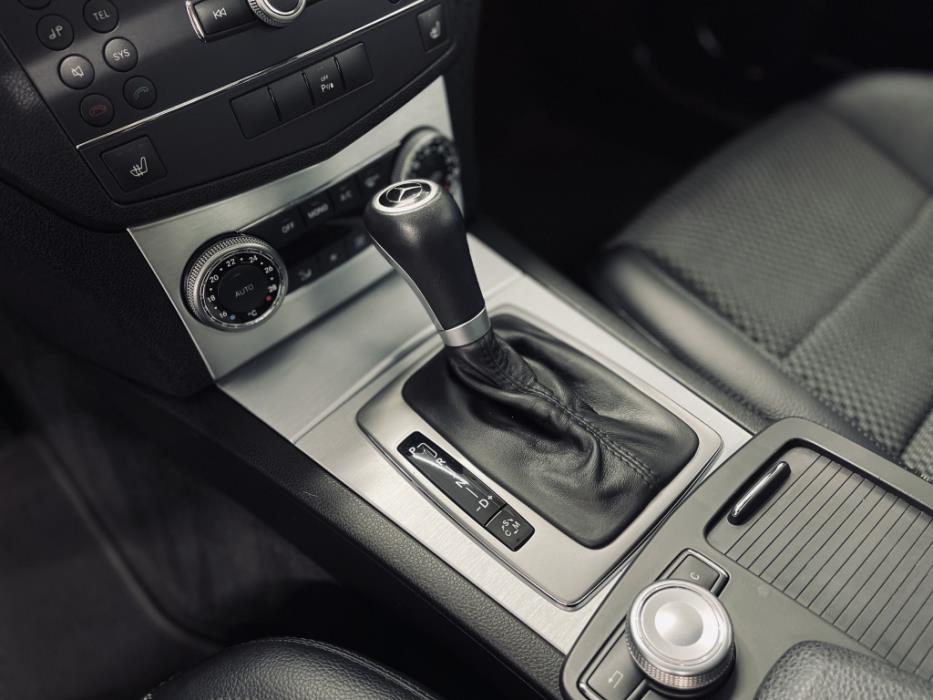 MERCEDES-BENZ C 63 AMG 2008