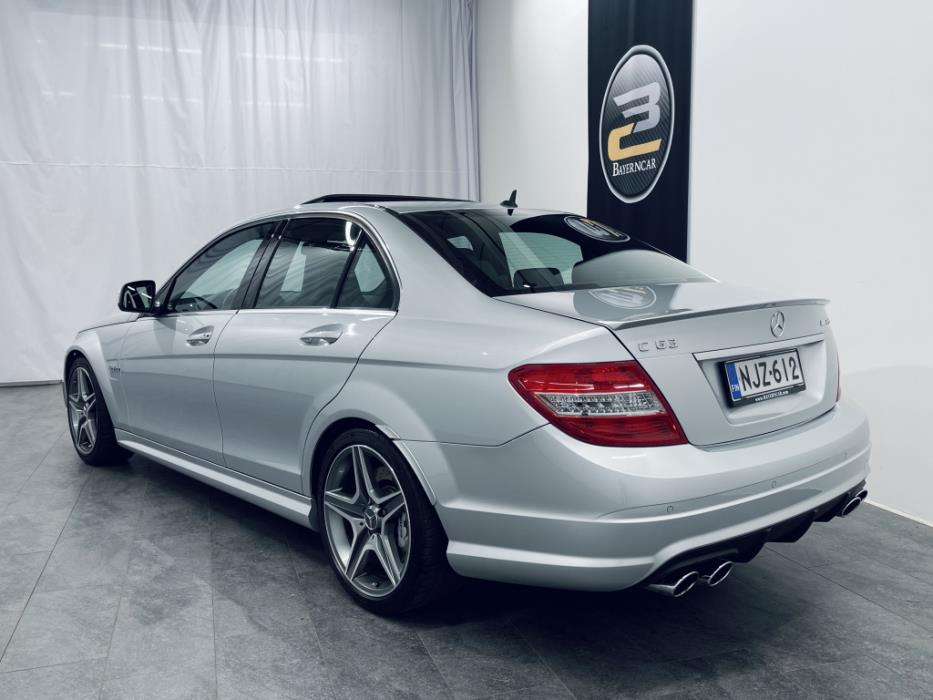 MERCEDES-BENZ C 63 AMG 2008