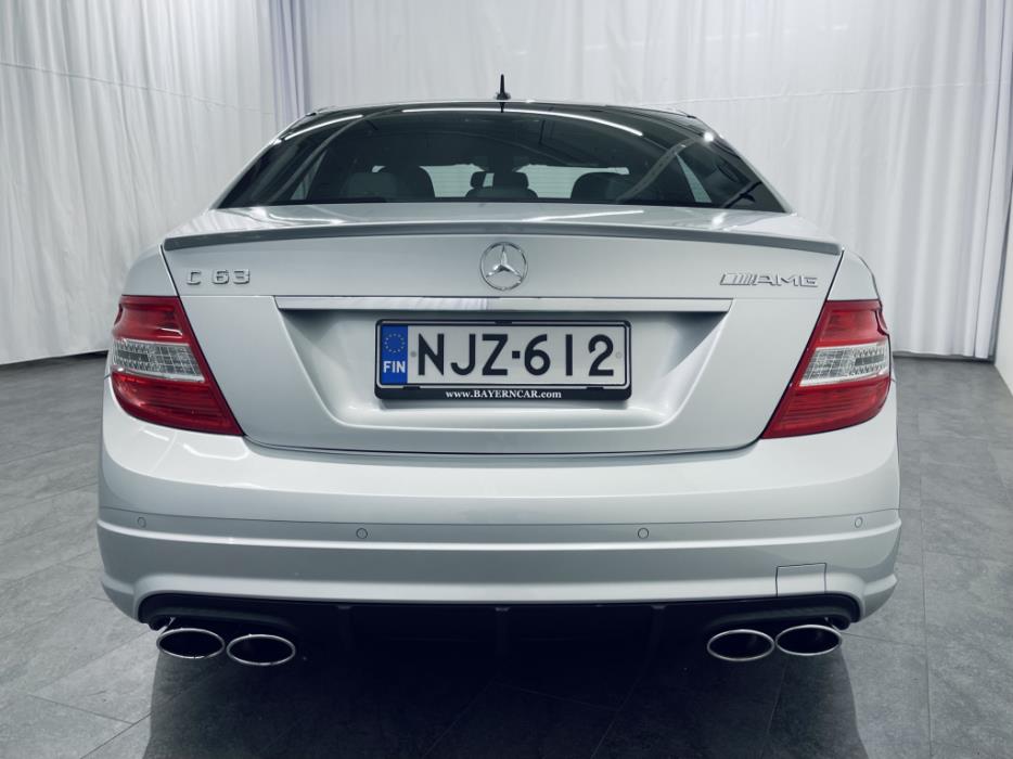 MERCEDES-BENZ C 63 AMG 2008