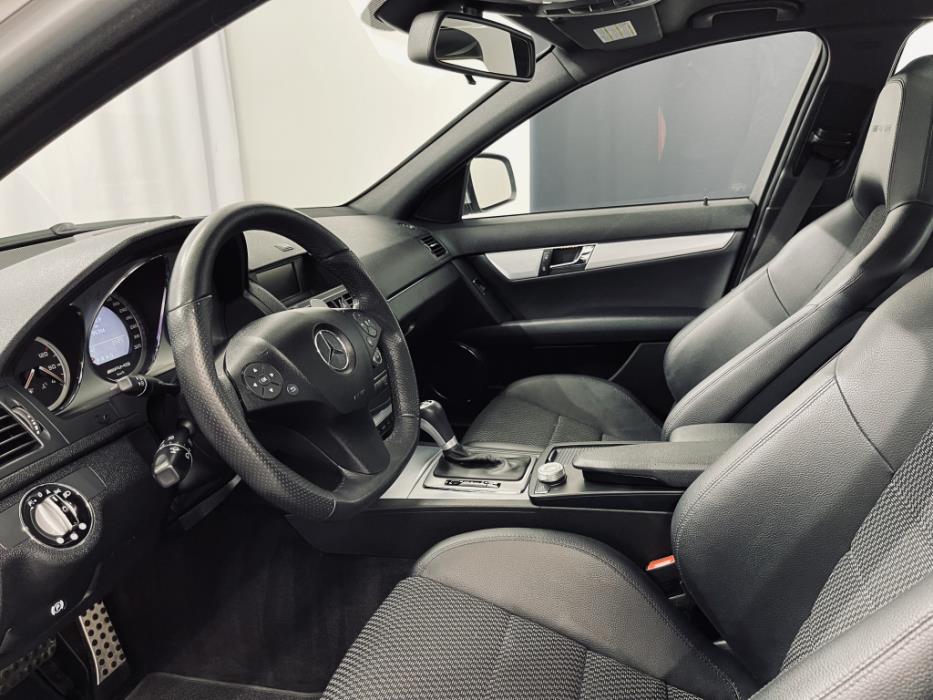 MERCEDES-BENZ C 63 AMG 2008