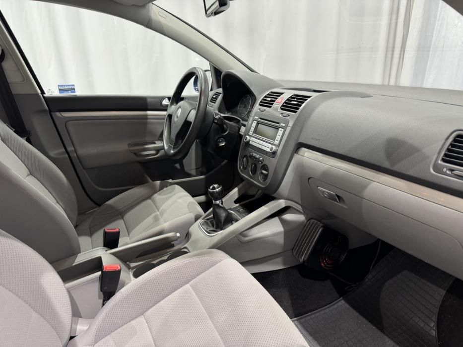 VOLKSWAGEN Golf 2007