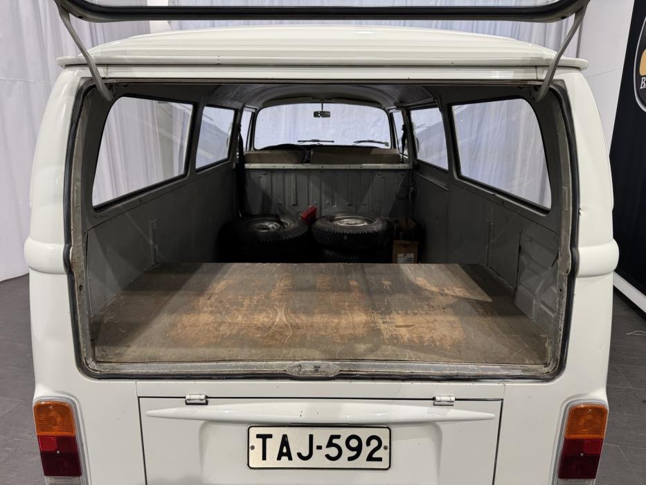 VOLKSWAGEN KOMBIWAGEN 1972