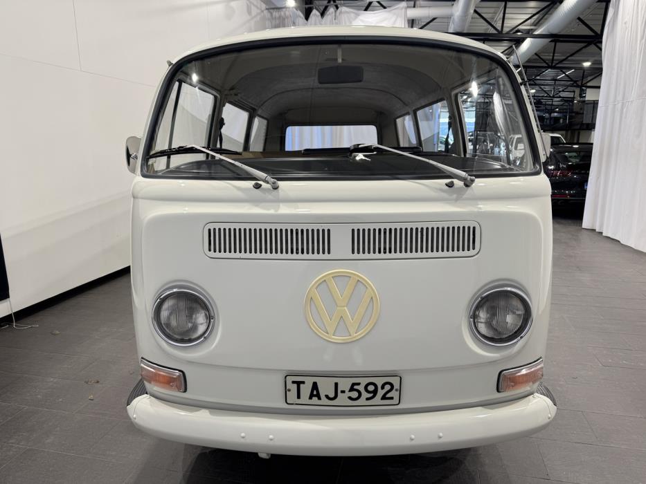 VOLKSWAGEN KOMBIWAGEN 1972