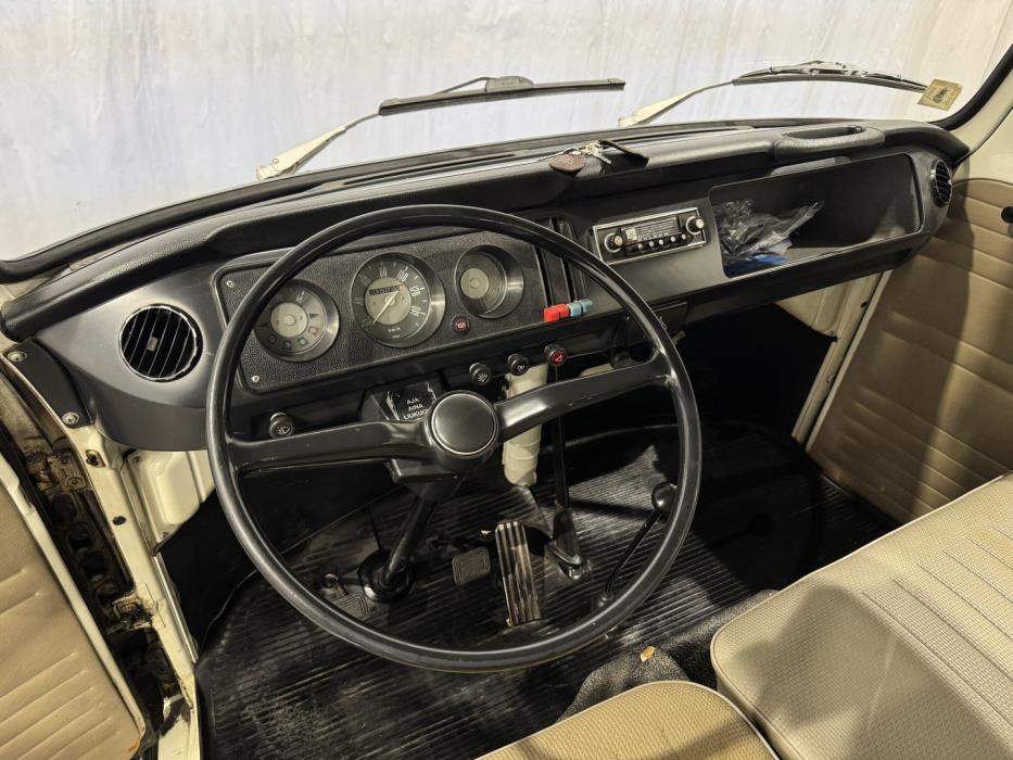 VOLKSWAGEN KOMBIWAGEN 1972