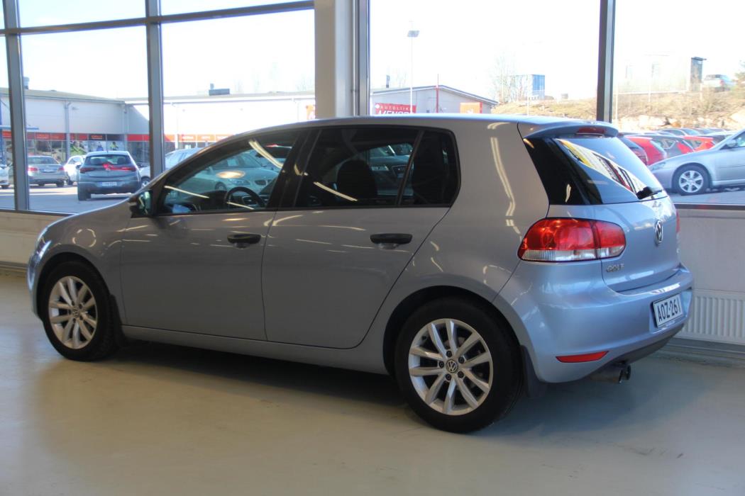 VOLKSWAGEN Golf 2009
