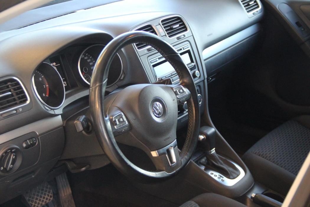 VOLKSWAGEN Golf 2009