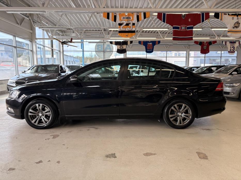 VOLKSWAGEN Passat 2011