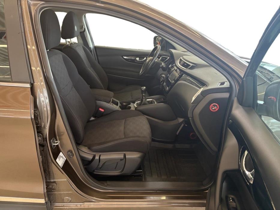 NISSAN Qashqai 2015