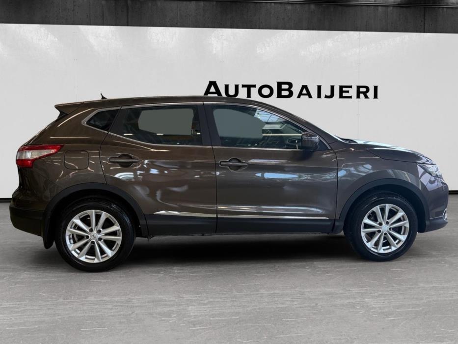 NISSAN Qashqai 2015