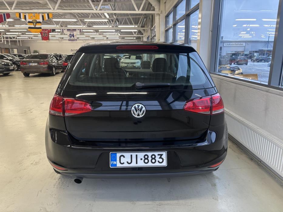 VOLKSWAGEN Golf 2014