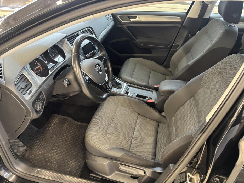 VOLKSWAGEN Golf 2014